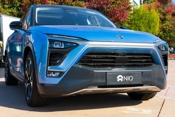 nio es8 es un vehículo utilitario deportivo de tamaño mediano de 7 plazas y totalmente eléctrico - ni��o fotografías e imágenes de stock