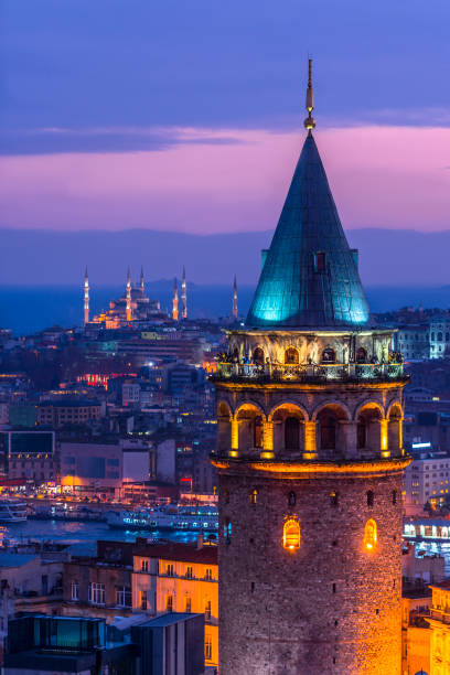 istanbul nacht - galata stockfoto's en -beelden