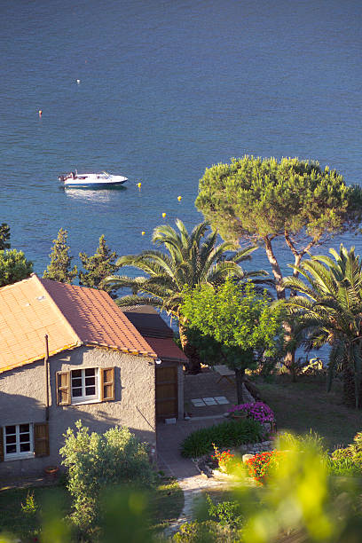 italia, cottage at the seaside - bagnaia 個照片及圖片檔