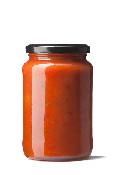 italian ingredients: prepared pasta sauce - glazen pot stockfoto's en -beelden