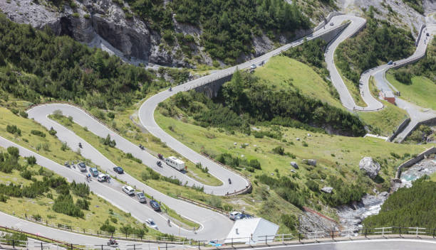 italienischen stelvio high alpine road - stilfser joch stock-fotos und bilder