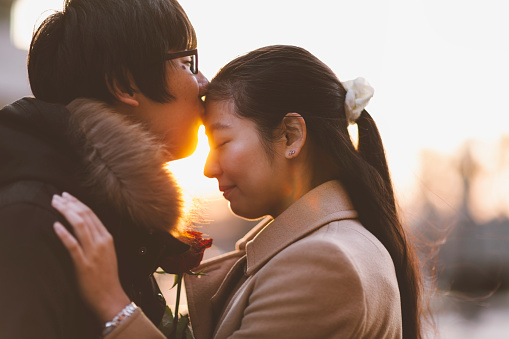 japanese-couple-ennjoying-romantic-sunset-picture-id909105896?b=1&k=6&m=909105896&s=170667a&w=0&h=TsFD0thP5FUZJ_GigZvIz7H69Pk5lfznh9mChl2qDTI=