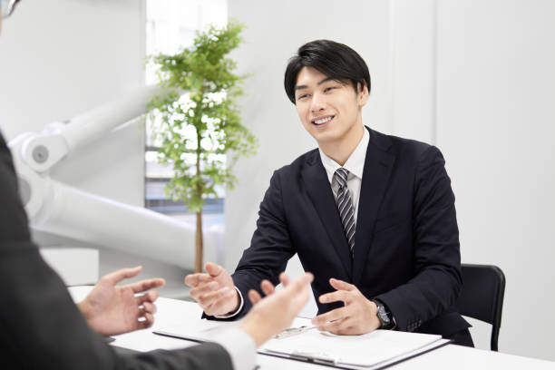 日本人男性ビジネスマン - スーツ　男性 ストックフォトと画像