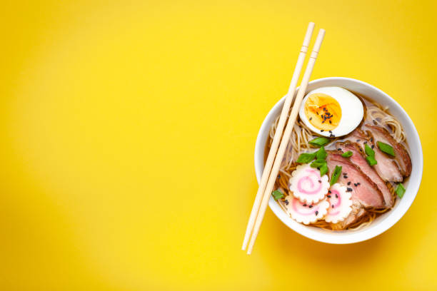 日本のうなだスープラーメン - うどん 上から ストックフォトと画像