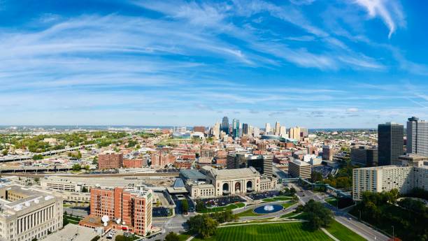 Kansas City Cityscape clear fall day kansas city missouri stock pictures, royalty-free photos & images