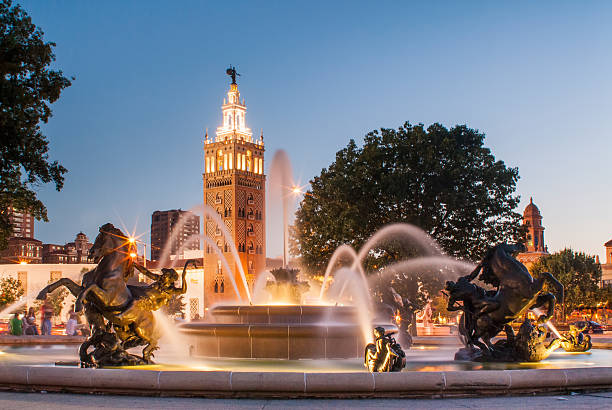 Kansas City Missouri Fountain at Country Club Plaza J.C. Nichols Memorial Fountain, by Henri-L town square stock pictures, royalty-free photos & images