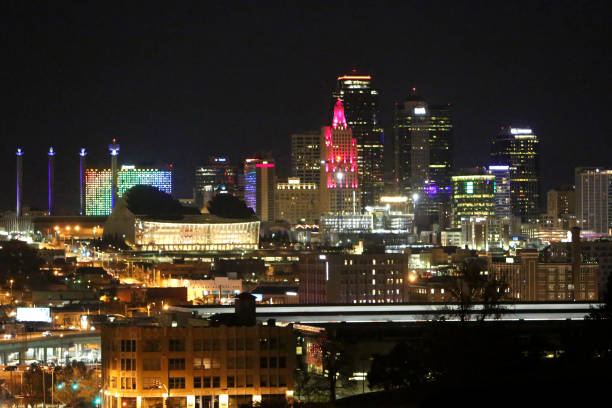 Kansas City Skyline Nightlife KC Skyline at night up close overland park stock pictures, royalty-free photos & images