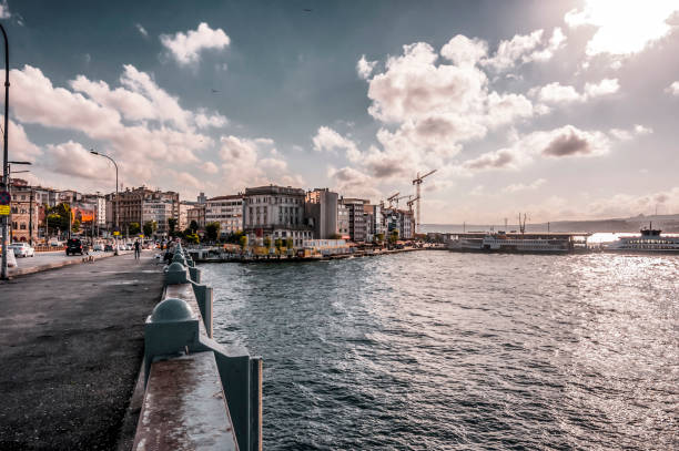 karakoy district van beyoglu, istanboel - karaköy istanbul stockfoto's en -beelden