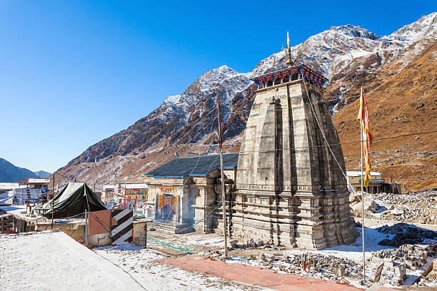 Kedarnath in India Kedarnath Temple is a Hindu temple dedicated to god Shiva. It is on the Garhwal Himalayan range in Kedarnath, Uttarakhand state in India. kedarnath temple stock pictures, royalty-free photos & images