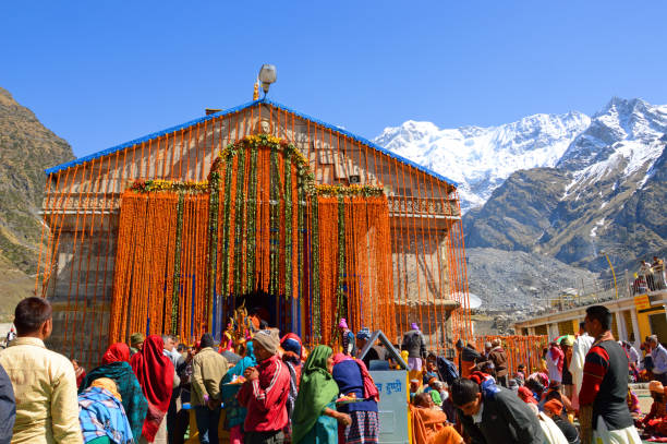 Kedarnath Temple Kedarnath Temple is a Hindu temple dedicated to god Shiva. It is on the Garhwal Himalayan range in Kedarnath, Uttarakhand state in India. Hindu pilgrims queue for hours to get a glimpse of the deity of Shiva at the temple of Kedarnath kedarnath temple stock pictures, royalty-free photos & images
