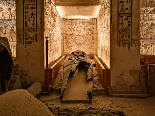 kv9, kings' valley no. 9, tomb of memnon, graf van de farao's uit de 20e dynastie: ramses v en ramses vi - egypte stockfoto's en -beelden