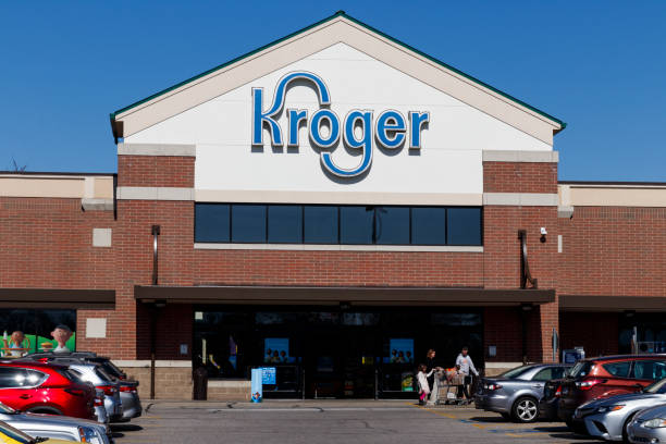 Kroger Supermarket. The Kroger Co. is One of the World's Largest Grocery Retailers. Cincinnati - Circa February 2020: Kroger Supermarket. The Kroger Co. is One of the World's Largest Grocery Retailers. chain store stock pictures, royalty-free photos & images