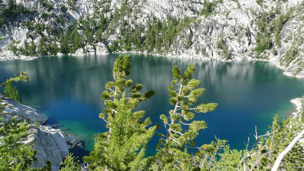 Lake Viviane, The Enchantment Lakes Trail the Enchantment Lakes Trail in Leavenworth Washington USA. alpine lakes wilderness stock pictures, royalty-free photos & images