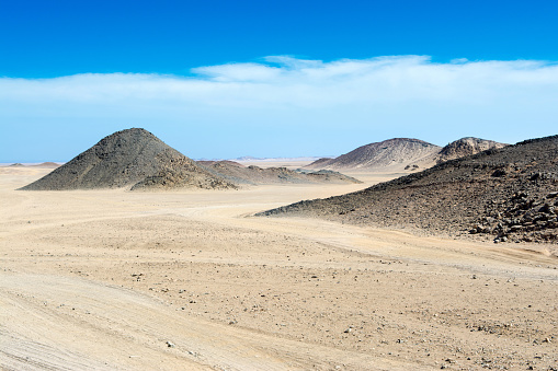 https www istockphoto com tr foto c4 9fraf manzara arap c3 a7 c3 b6l gm878534122 245005813