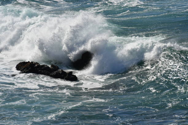 Large Wave Crashing on Rocky Shoreline Palos Verdes Area steven harrie stock pictures, royalty-free photos & images