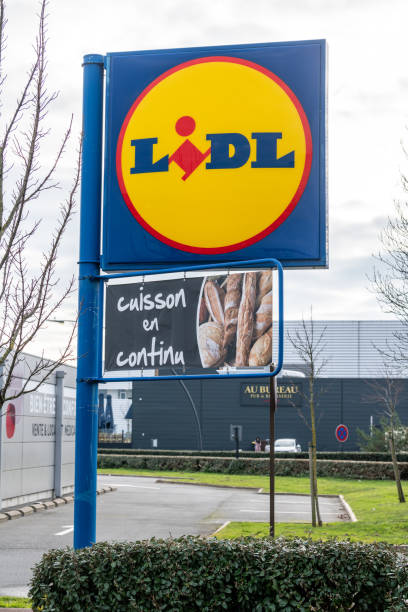 Lidl is a German global discount supermarket chain. Calais, France - January 15, 2020 - LIDL supermarket in France. Lidl is a German global discount supermarket chain. lidl stock pictures, royalty-free photos & images