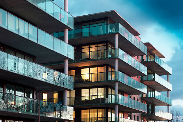 ライフスタイルのアパートメント - 高層ビル ストックフォトと画像