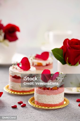 istock Light mousse cakes for Valentines Day 1349072441