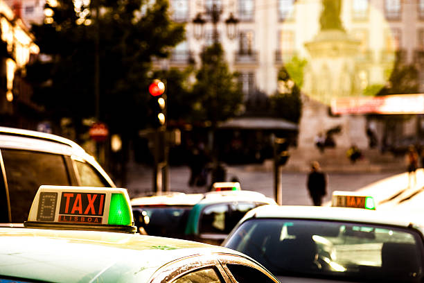 táxi de lisboa - taxi lisboa imagens e fotografias de stock