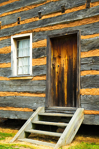 log cabin entryway entryway at recreation of US President James K. Polk birthplace, on section of plantation in Pineville, near Charlotte, North Carolina james knox polk stock pictures, royalty-free photos & images