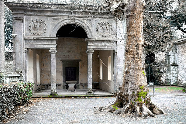loggia in gardens of villa lante - bagnaia foto e immagini stock