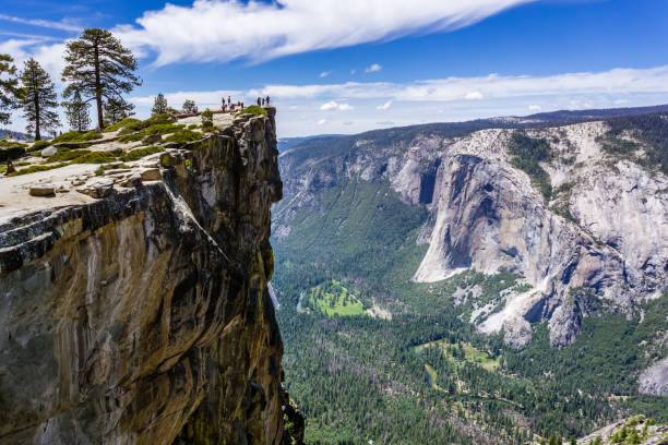 Look towards Taft Point, a popular vista point; El Capitan, Yosemite Valley and Merced River visible on the right; Yosemite National Park, California Look towards Taft Point, a popular vista point; El Capitan, Yosemite Valley and Merced River visible on the right; Yosemite National Park, California alpine climate stock pictures, royalty-free photos & images