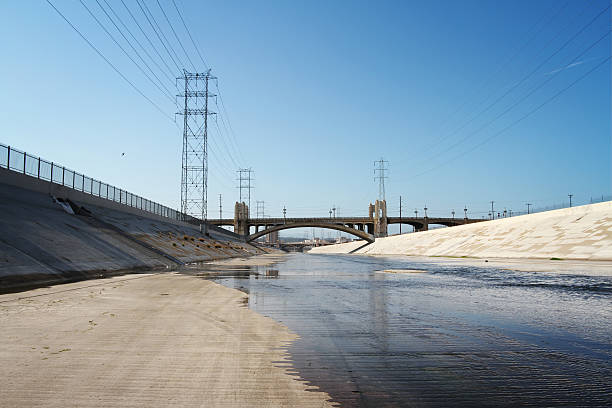 los-angeles-river-picture-id184058921