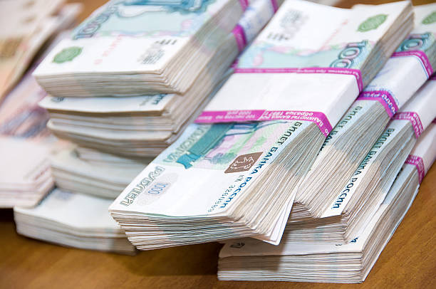 많은 돈을 - 러시아 루블 뉴스 사진 이미지