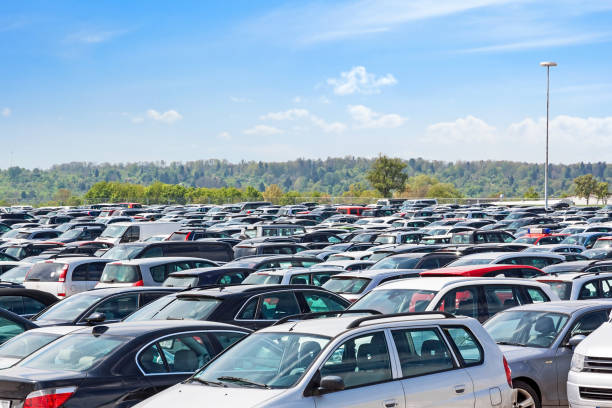 Lots of cars parking Lots of cars parking at airport carpark parking stock pictures, royalty-free photos & images