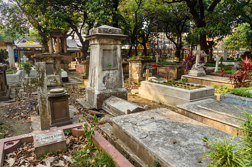 lower circular road cemetery or general episcopal cemetery in kolkata picture