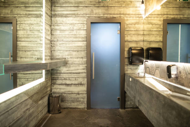 salle de bains publique luxueuse - porte salle de bain photos et images de collection