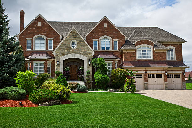 Luxury Estate Home in Ontario  yard grounds stock pictures, royalty-free photos & images