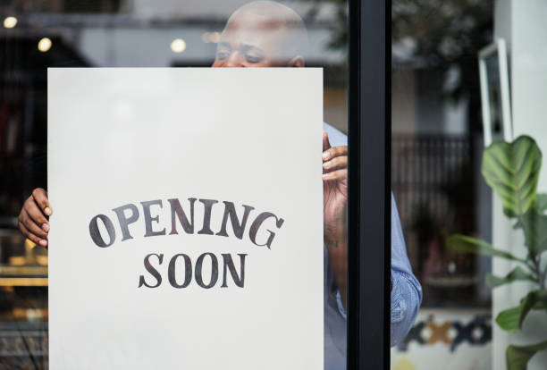 Man putting on store opening soon sign Man putting on store opening soon sign


***These are our own 3D generic designs. They do not infringe on any copyrighted designs.*** new business stock pictures, royalty-free photos & images