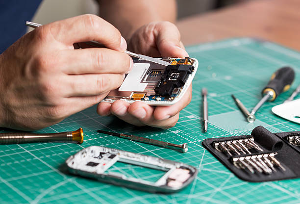 29,421 Cell Phone Repair Stock Photos, Pictures &amp; Royalty-Free Images -  iStock