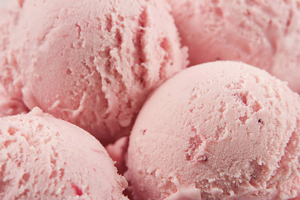 gelado de morango - strawberry ice cream imagens e fotografias de stock
