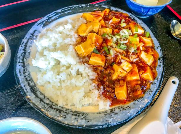 お弁当のマポ豆腐 - 麻婆豆腐 ストックフォトと画像