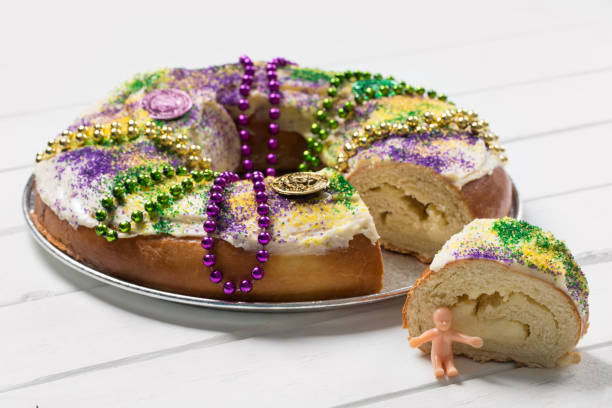 528 Mardi Gras Cake Stock Photos, Pictures & Royalty-Free Images - iStock