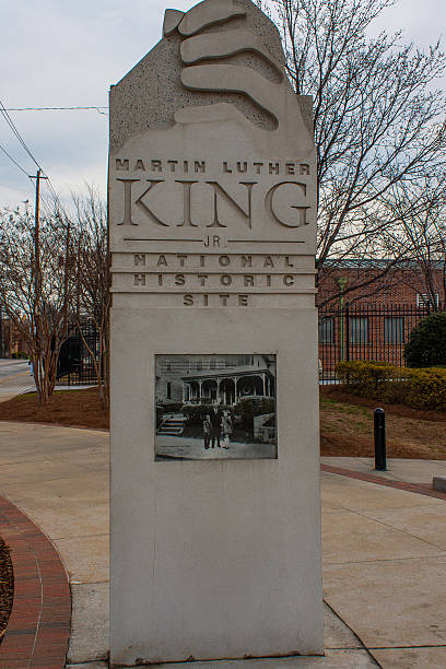мартин лютер кинг национальный исторический site-атланта - martin luther king jr стоковые фото и изображения