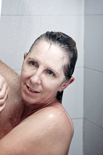 Зрелая в ванной фото Зрелая в ванной фото