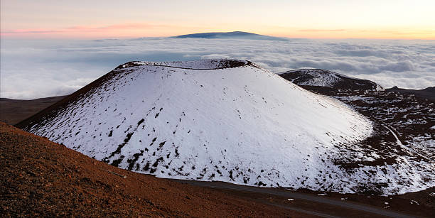 Mauna Kea Crater A snow covered crater on Mauna Kea, Hawaii. mauna kea stock pictures, royalty-free photos & images