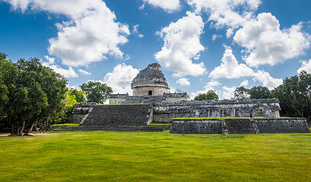 Mayan observatory ruins at Chichen Itza - Yucatan, Mexico Mayan observatory ruins at Chichen Itza - Yucatan, Mexico chichen itza stock pictures, royalty-free photos & images