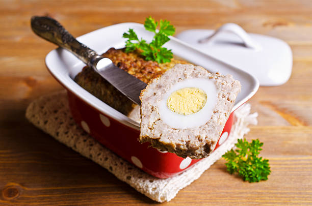 meat loaf with boiled egg - meat loaf 個照片及圖片檔