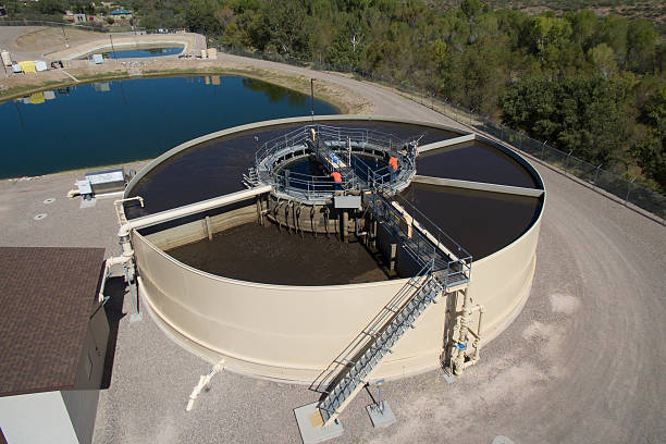 mechanical wastewater treatment plant, clarkdale, arizona - effluent imagens e fotografias de stock