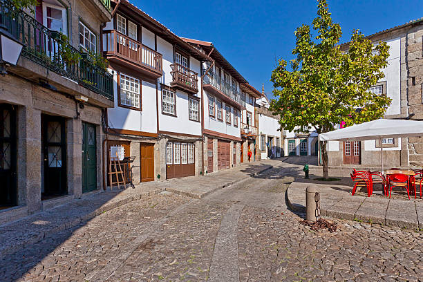 medieval edifícios em santiago square - braga imagens e fotografias de stock