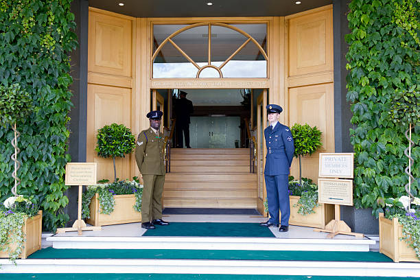 members entrance at the all england lawn tennis club - wimbledon tennis 個照片及圖片檔