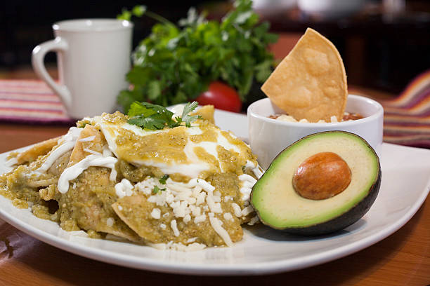 món chilaquiles mexico - chilaquiles hình ảnh sẵn có, bức ảnh & hình ảnh trả phí bản quyền một lần