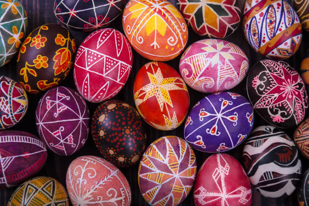 mix of easter eggs with the traditional designs. - ukrayna stok fotoğraflar ve resimler