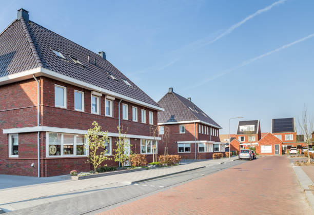 moderne hollandse huizen - nederland stockfoto's en -beelden