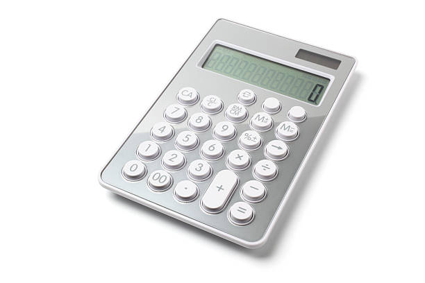 moderni grigio calcolatrice su sfondo bianco - calcolatrice foto e immagini stock