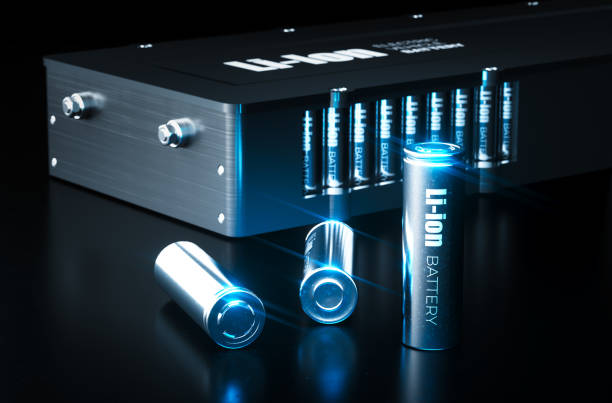 moderne lithium ion batterij technologie concept. metalen li-ion batterijcellen met elektrische voertuig batterij pack op zwarte achtergrond. 3d illustratie. - battery stockfoto's en -beelden